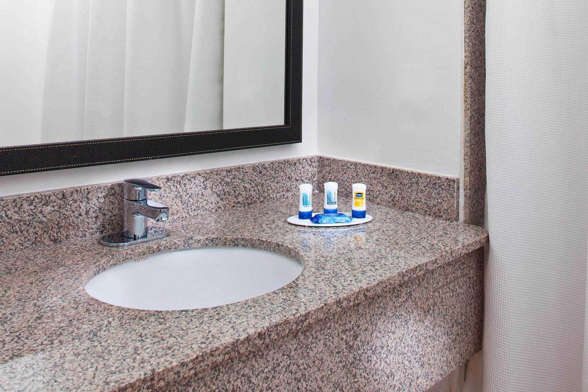 Fairfield Inn & Suites Houston Hobby Airport Εξωτερικό φωτογραφία